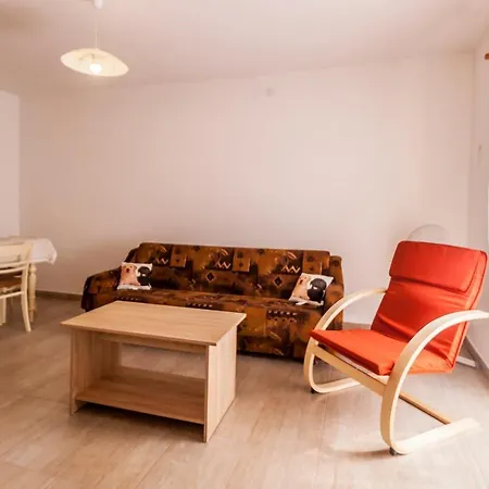 House Krizanic In Marcana, Istria, With 2 Apartments, Total 9 Guests * Marcana