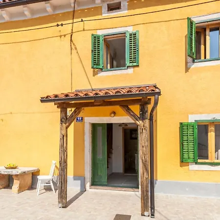 Guest house House Krizanic In Marcana, Istria, With 2 Apartments, Total 9 Guests