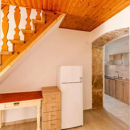 House Krizanic In Marcana, Istria, With 2 Apartments, Total 9 Guests
