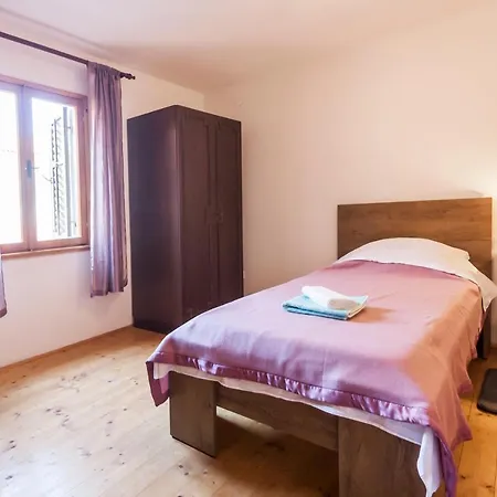 House Krizanic In Marcana, Istria, With 2 Apartments, Total 9 Guests * Marcana