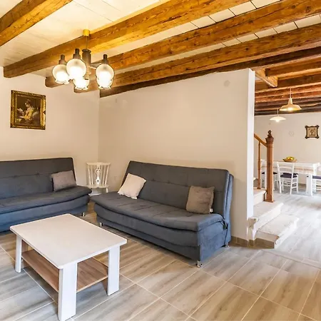 House Krizanic In Marcana, Istria, With 2 Apartments, Total 9 Guests *