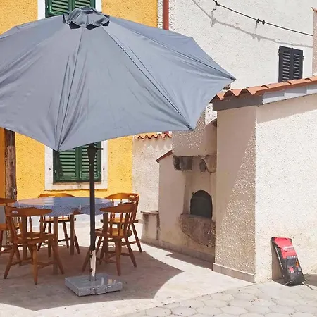 House Krizanic In Marcana, Istria, With 2 Apartments, Total 9 Guests Guest house