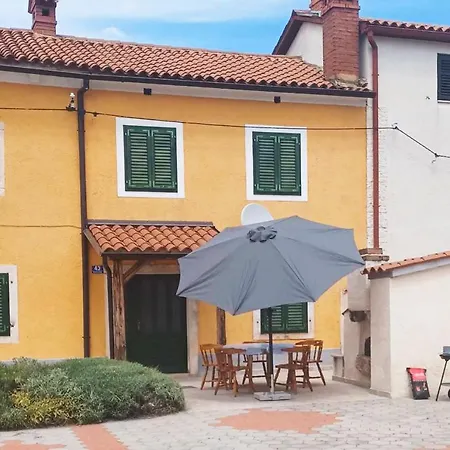 House Krizanic In Marcana, Istria, With 2 Apartments, Total 9 Guests * Marcana